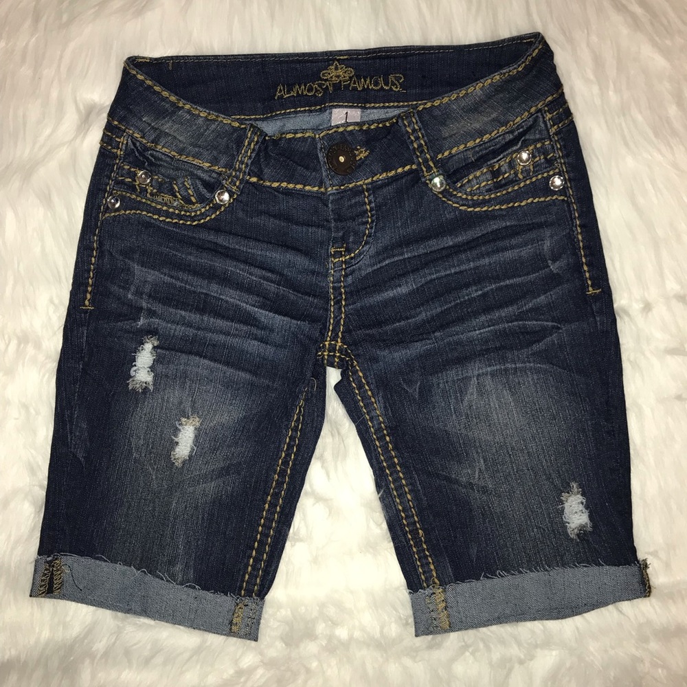 💙Almost Famous Capri Jeans SZ (1)💙